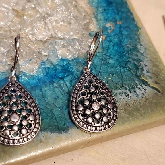 The Sak teardrop shaped earrings‎ - Picture 4 of 4